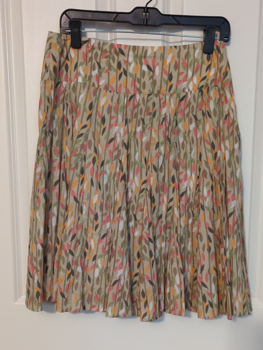 Hanna & Gracie Printed Pleated Skater Skirt in Olive Multi
